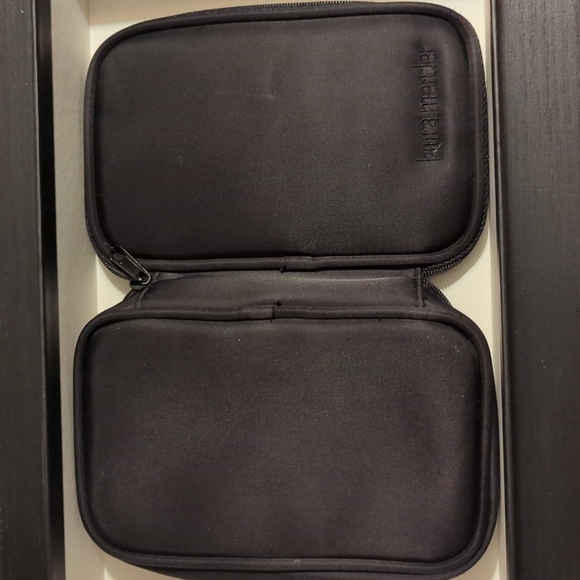 Laura Mercier Mini Make-Up Brush Case /Pouch - Picture 3 of 3
